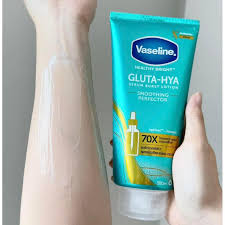 Vaseline Healthy Bright Gluta-Hya Serum Burst Smoothing Perfector 300 ml.